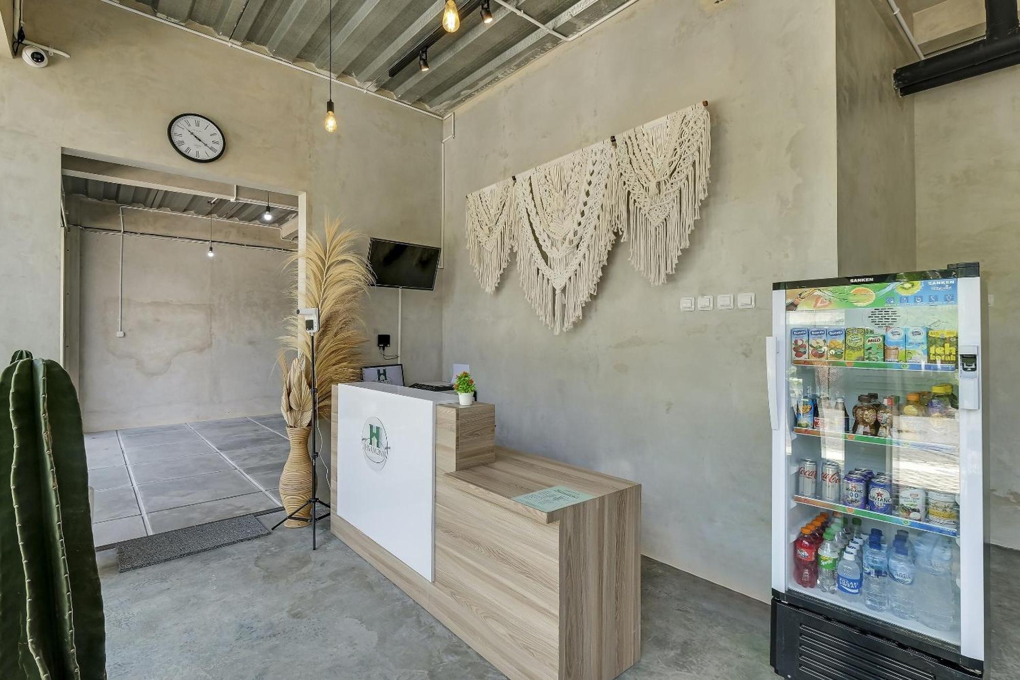 Super Oyo Capital O 90983 Harmony Easy Stay Maguwo Экстерьер фото